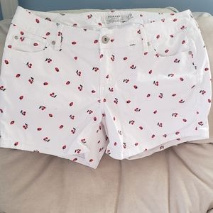 Summer Berries shorts